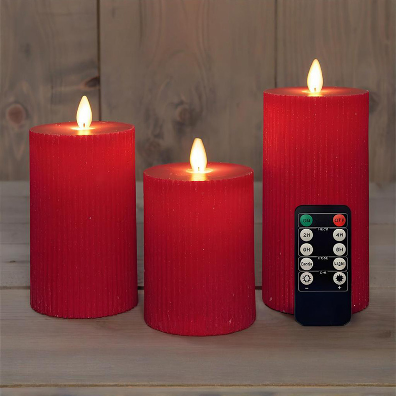 Set mit 3 roten flammenlosen Stumpenkerzen mit Fernbedienung